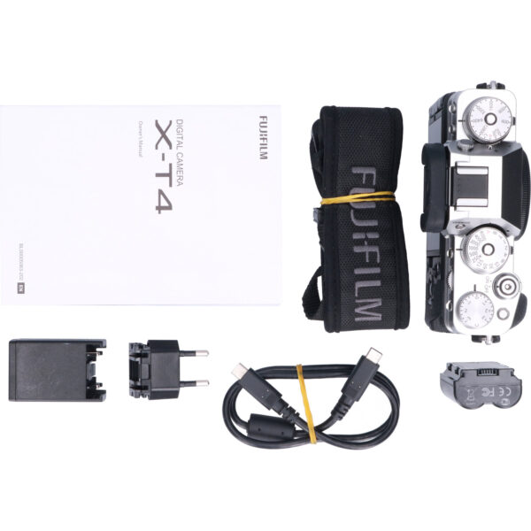 Tweedehands Fujifilm X-T4 Body Zilver CM8997